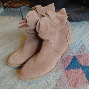 Dingo Light Tan Suede Western Ankle Booties NWOT
